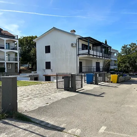 Maya Apartament Njivice