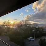 Maya Apartman *
