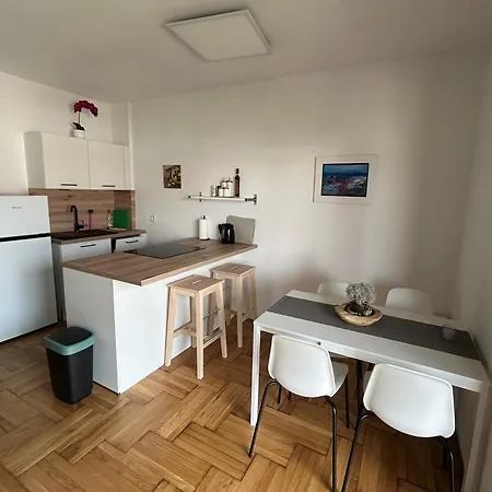 Maya * Njivice