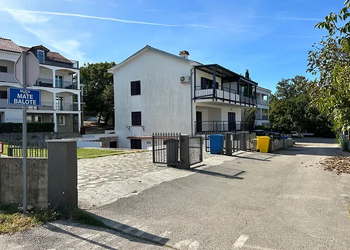 Maya Lägenhet Njivice